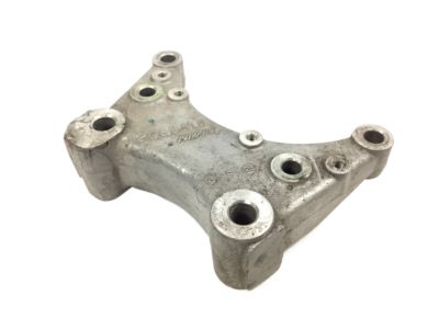 Honda 50829-SLN-A00 Base, RR. Mount Bracket